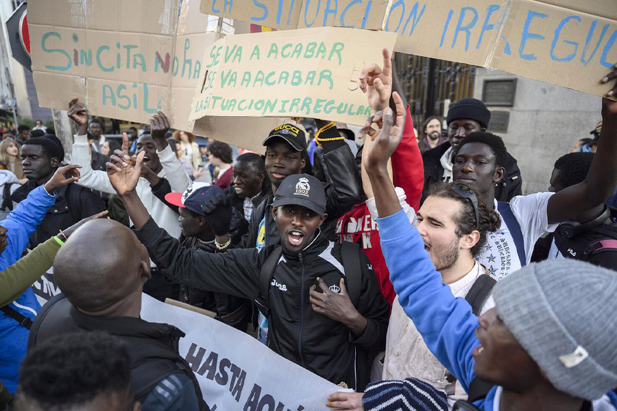 Regularización de inmigrantes: una conquista que debe completarse con plenos derechos políticos y sociales